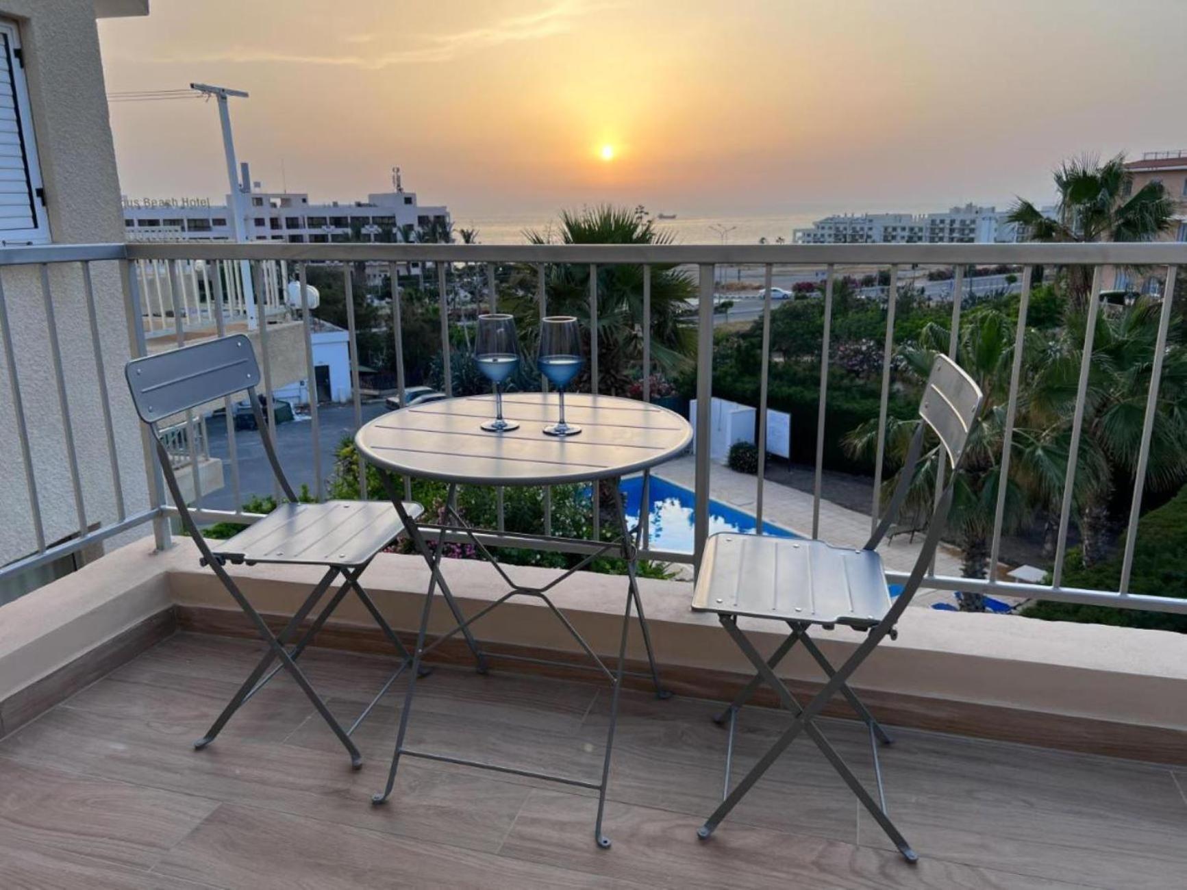 H&O Diamond Complex Sea View Apartment Paphos Extérieur photo